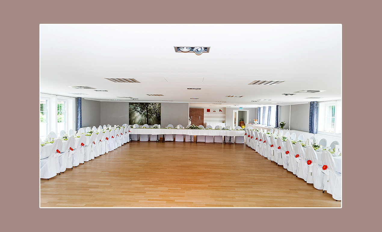 Hochzeitsaal hell bei Berlin Frankfurt am Oder Störitzland Betriebsgesellschaft Schöner Hochzeitsaal bei Berlin